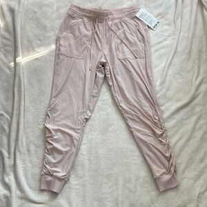 lululemon Beyond the Studio Joggers Lined - Feather Pink, Size 10